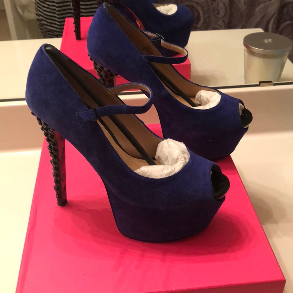 Betsey Johnson Peep Toe Blu Suede Platform Heels
